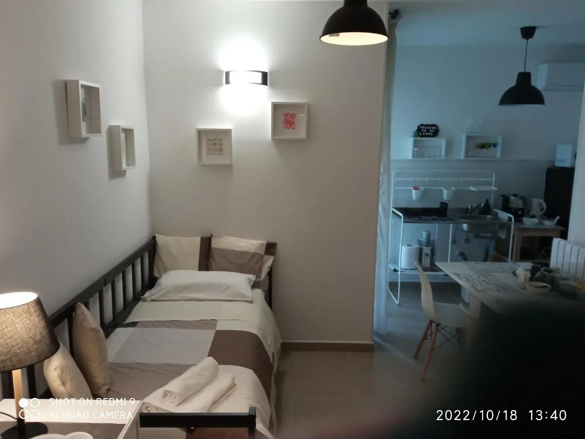 Alloggio in famiglia Miss Rossella Home Bari Italia